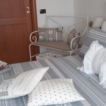 Beti House Heart'S And Roses Rooms Ponte Galeria Exterior foto